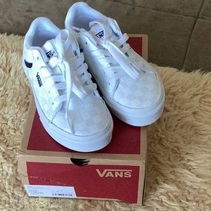 NIB Vans Seldan
